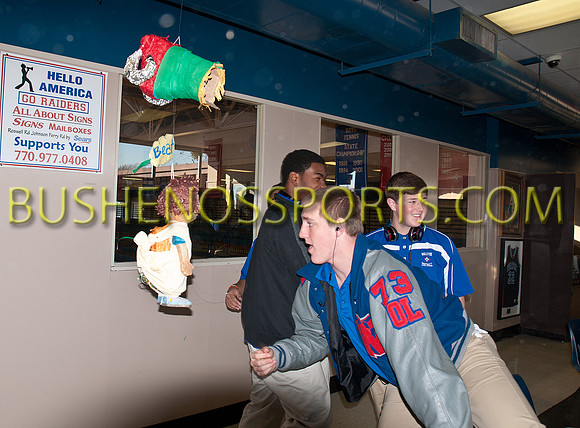 bushenosPreGame121011-078