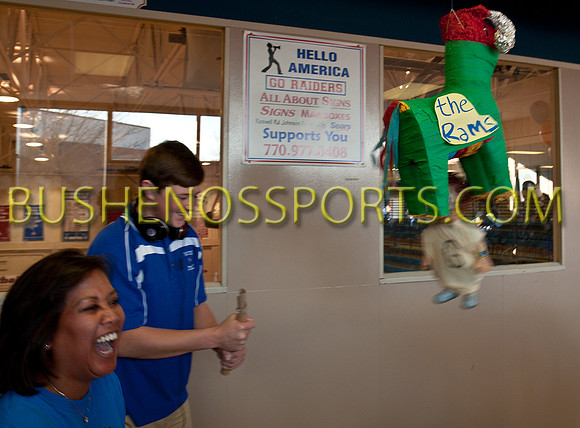 bushenosPreGame121011-076